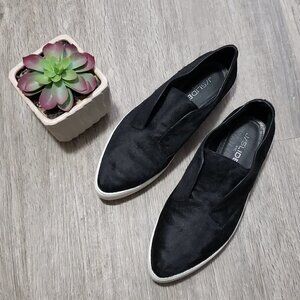 J/SLIDES Women's Black Slip-On Sneakers